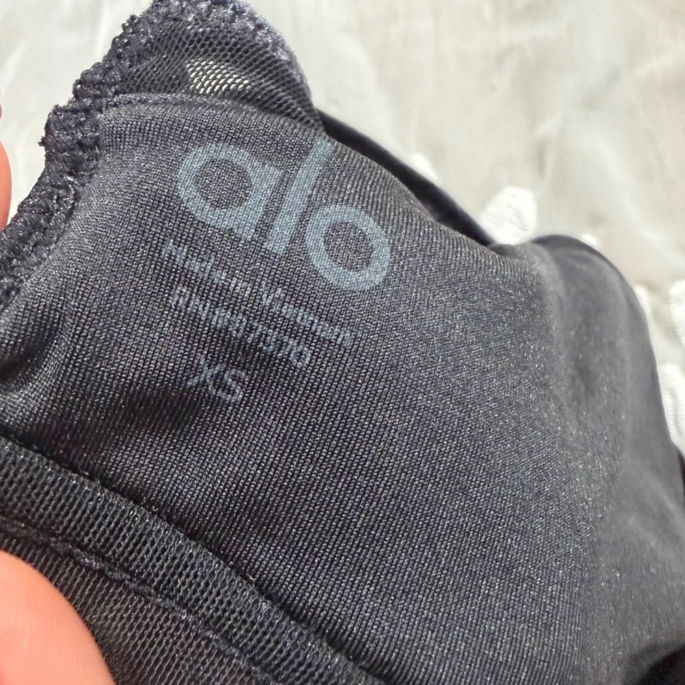 Alo Yoga Black Velvet Mesh Racerback Sports Bra Womens XS Preppy Workout
